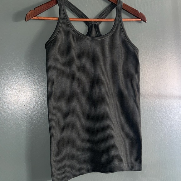 Lululemon - Picture 2 of 9